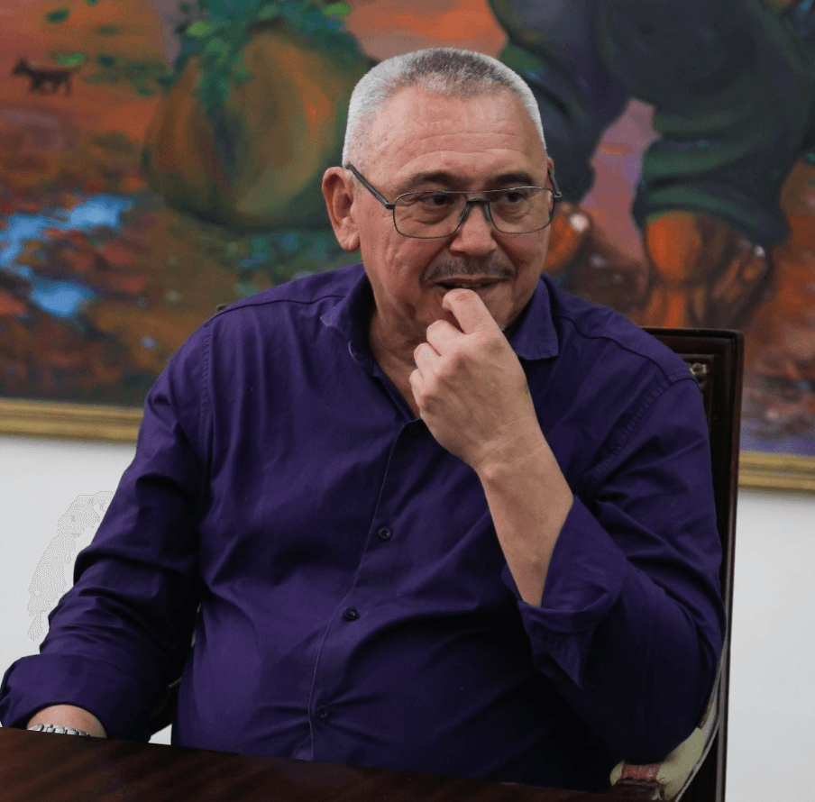 Dr. Eduardo Vázquez