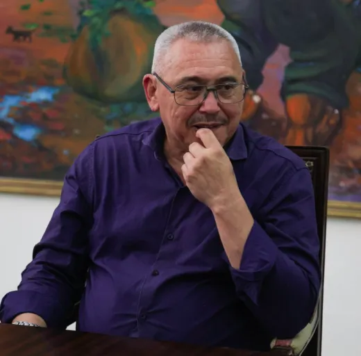 Dr. Eduardo Vázquez